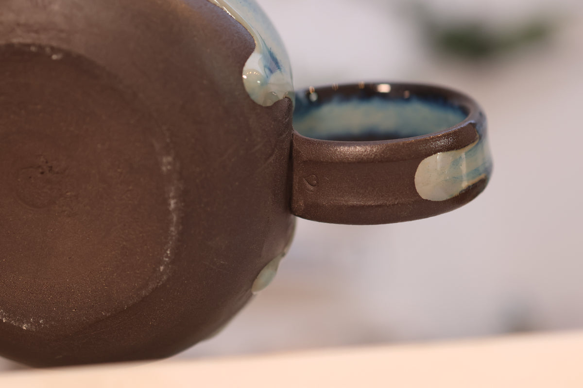 Special Mug „Vanda“ – handgemachte Keramiktasse aus dem Atelier Pforzheim