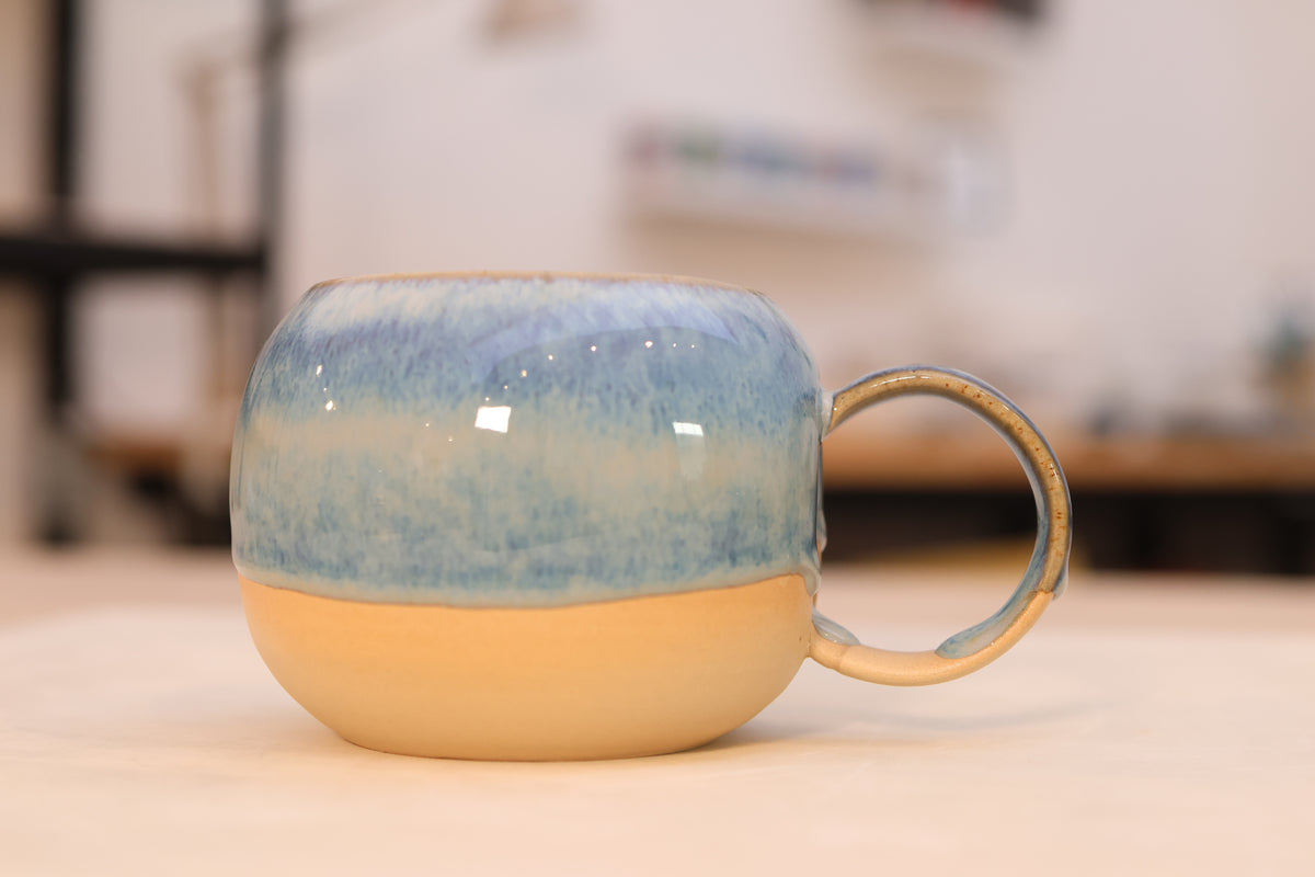 Special Mug „Vanda“ – benannt nach der seltenen blau blühenden Orchidee Vanda coerulea